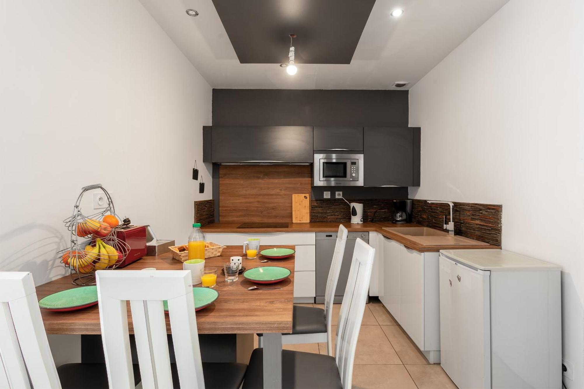 Apparemment Spacieux En Centre De Carcassonne Exteriér fotografie